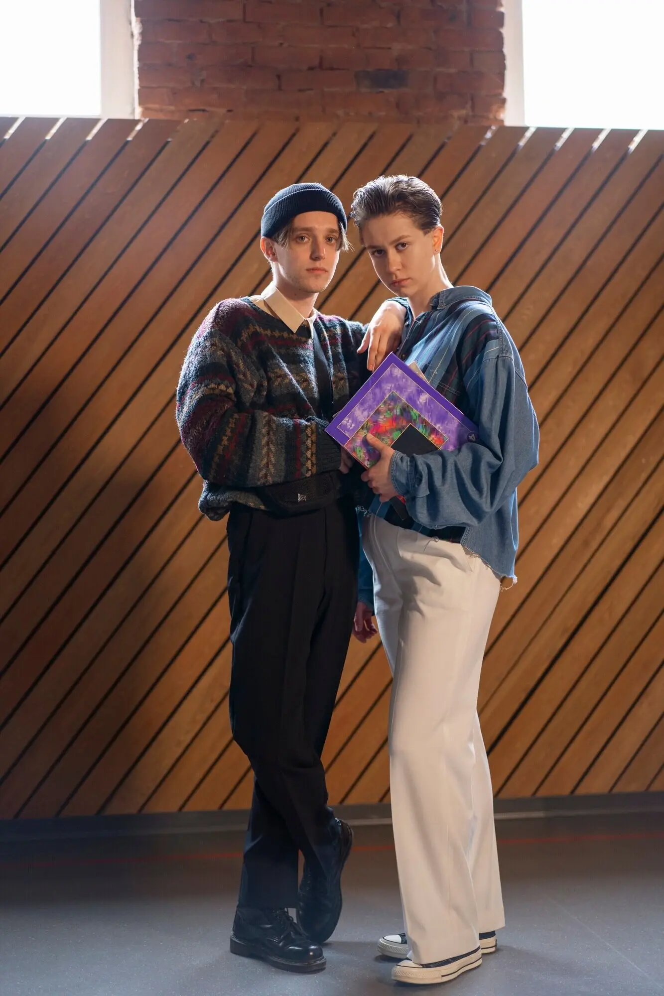 Szene in der Schule mit queeren Teenagern